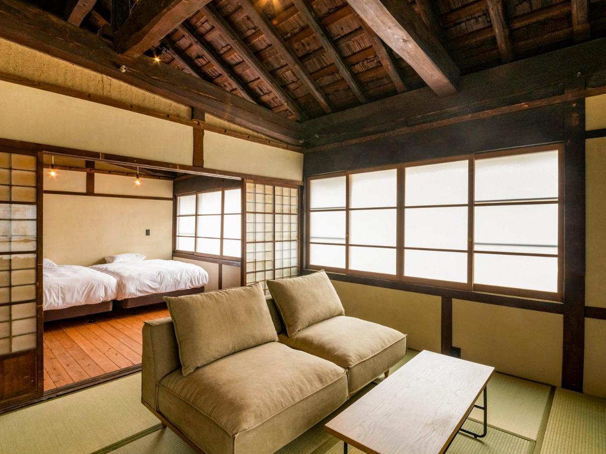 Отель Nipponia Chichibu Monzenmachi Экстерьер фото
