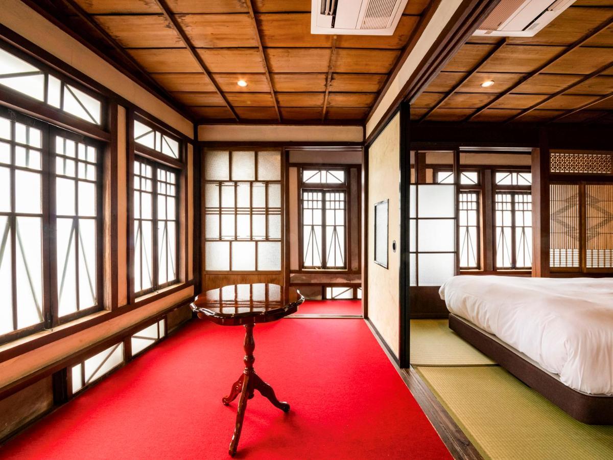 Отель Nipponia Chichibu Monzenmachi Экстерьер фото