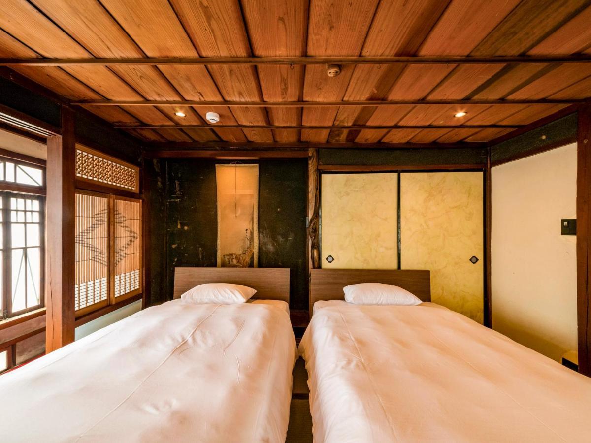 Отель Nipponia Chichibu Monzenmachi Экстерьер фото