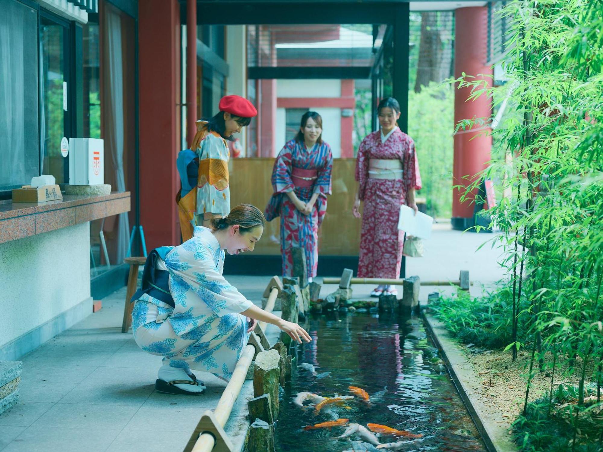 Отель Nipponia Chichibu Monzenmachi Экстерьер фото