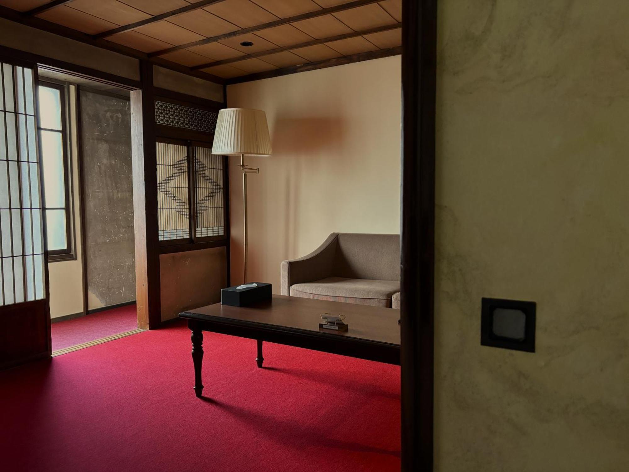 Отель Nipponia Chichibu Monzenmachi Экстерьер фото