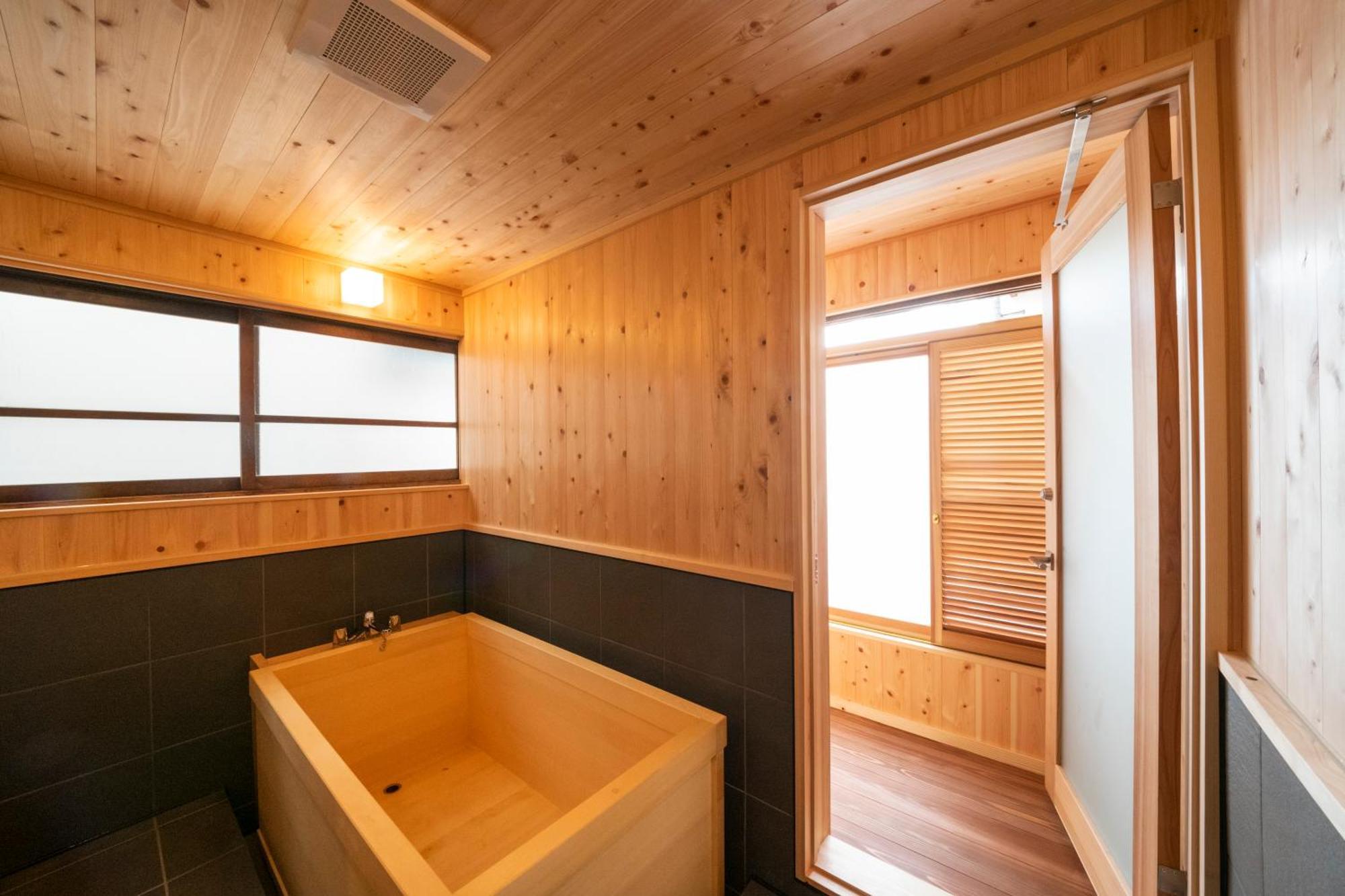 Отель Nipponia Chichibu Monzenmachi Экстерьер фото