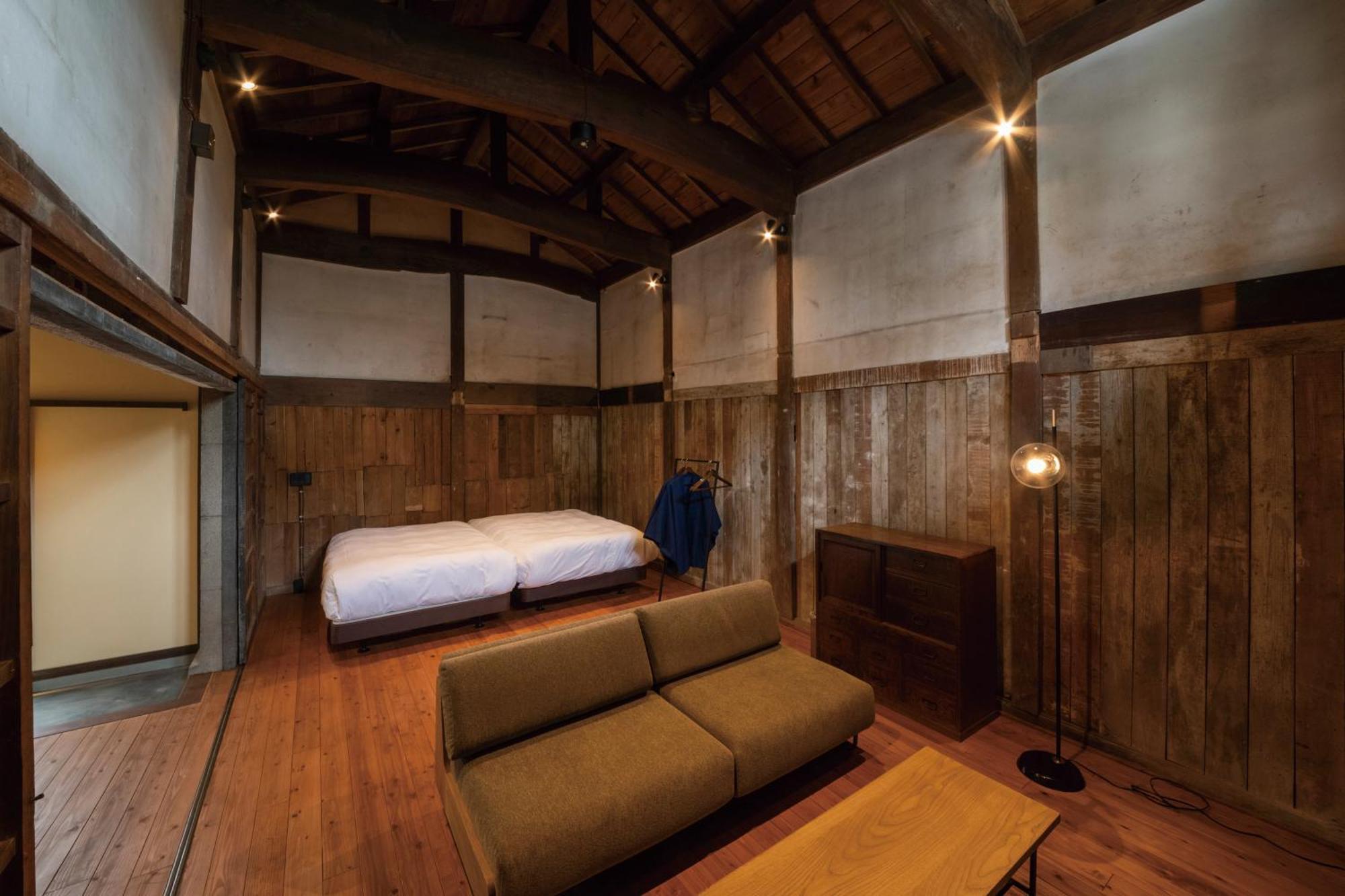 Отель Nipponia Chichibu Monzenmachi Экстерьер фото